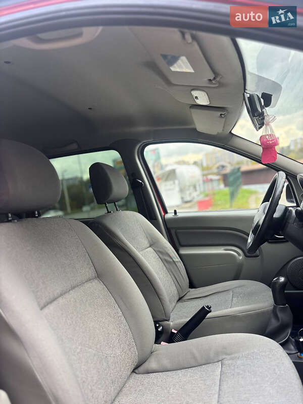 Седан Dacia Logan 2009 в Хмельницком