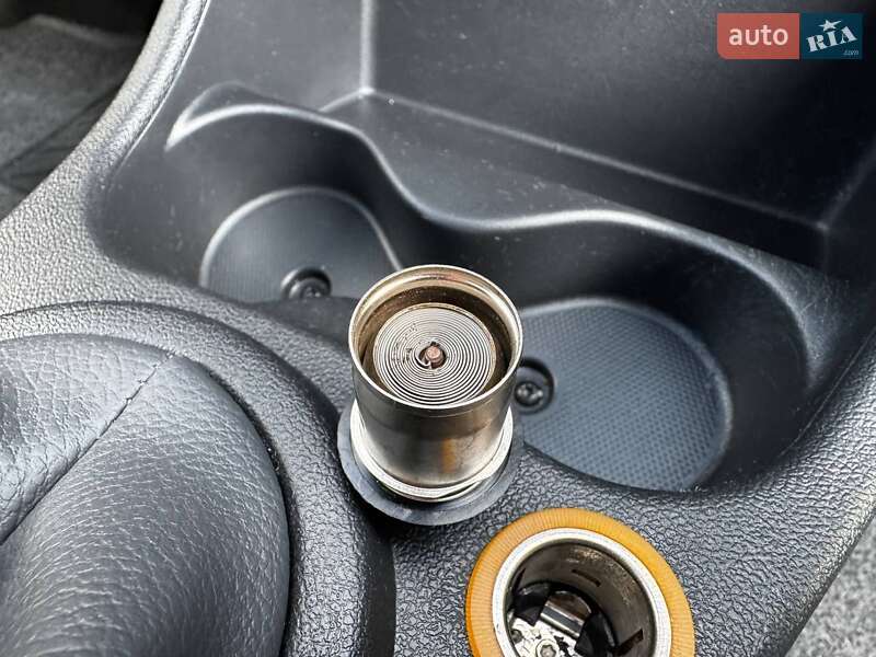 Седан Dacia Logan 2009 в Луцке