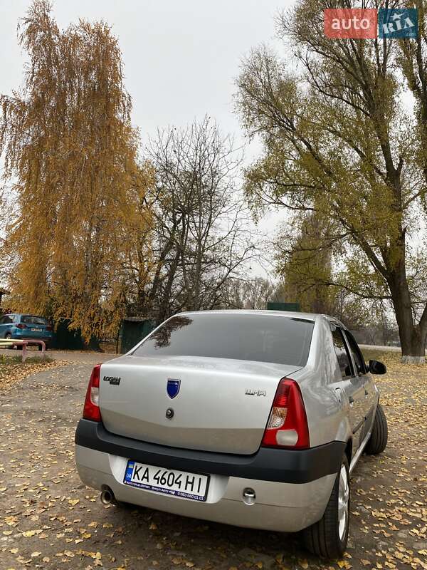 Седан Dacia Logan 2006 в Козельце