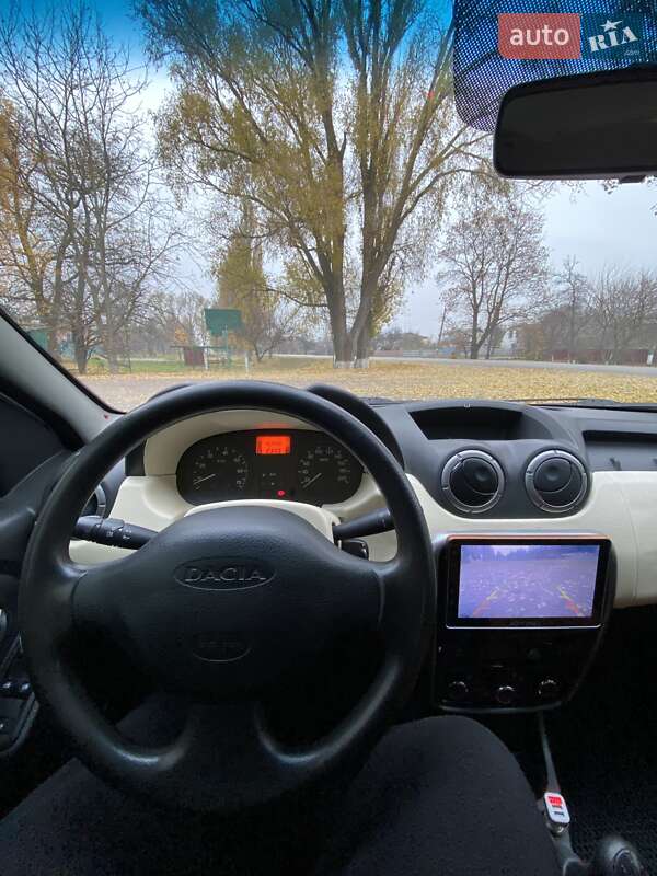 Седан Dacia Logan 2006 в Козельце