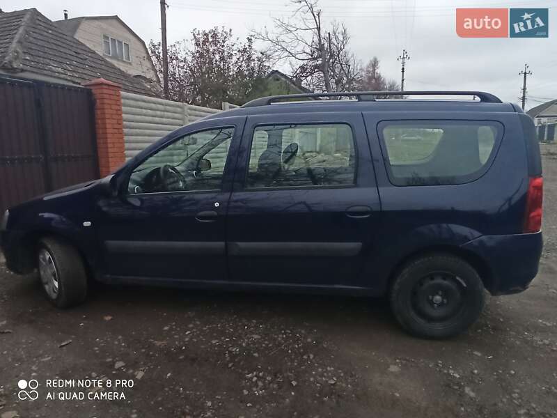 Седан Dacia Logan 2011 в Могилев-Подольске