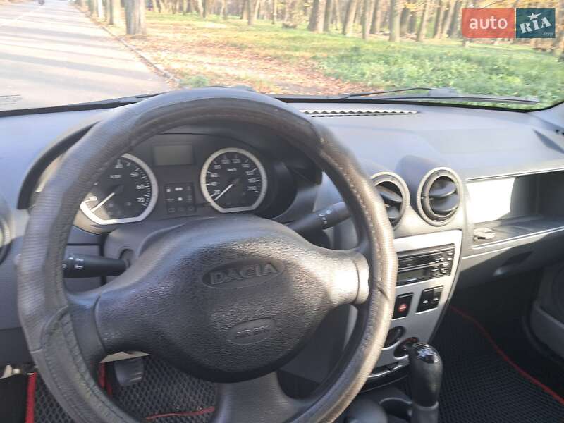 Седан Dacia Logan 2008 в Черновцах