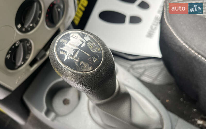 Седан Dacia Logan 2012 в Стрию фото 12 Седан Dacia Logan 2012 в Стрию