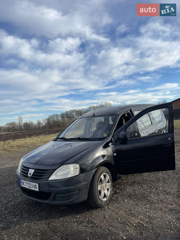 Седан Dacia Logan 2009 в Дубно