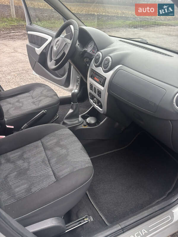 Седан Dacia Logan 2009 в Полтаві фото 26 Седан Dacia Logan 2009 в Полтаві