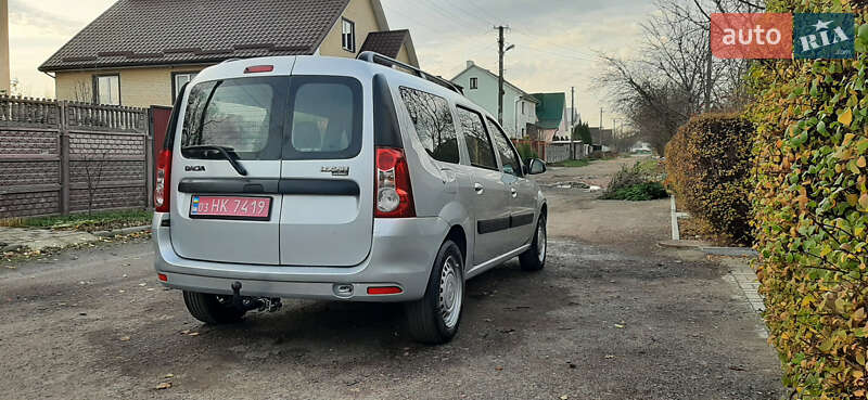 Седан Dacia Logan 2010 в Чернигове