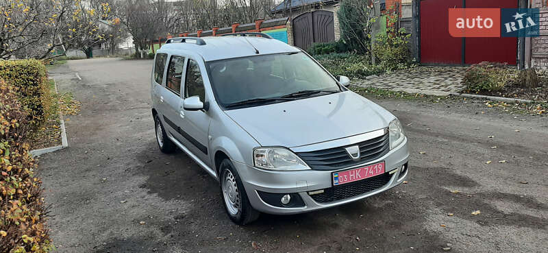 Седан Dacia Logan 2010 в Чернигове