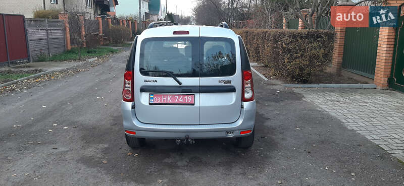 Седан Dacia Logan 2010 в Чернигове