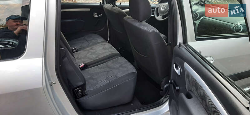 Седан Dacia Logan 2010 в Чернигове