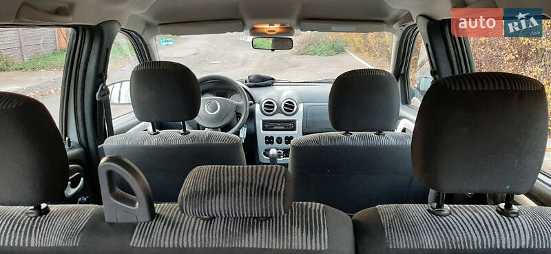Седан Dacia Logan 2010 в Чернигове