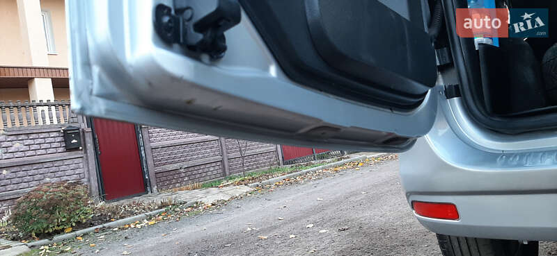 Седан Dacia Logan 2010 в Чернигове