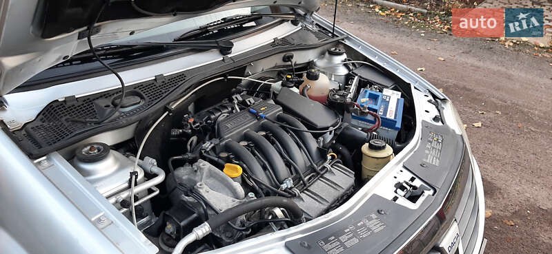 Седан Dacia Logan 2010 в Чернигове