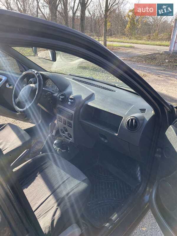 Седан Dacia Logan 2008 в Запорожье