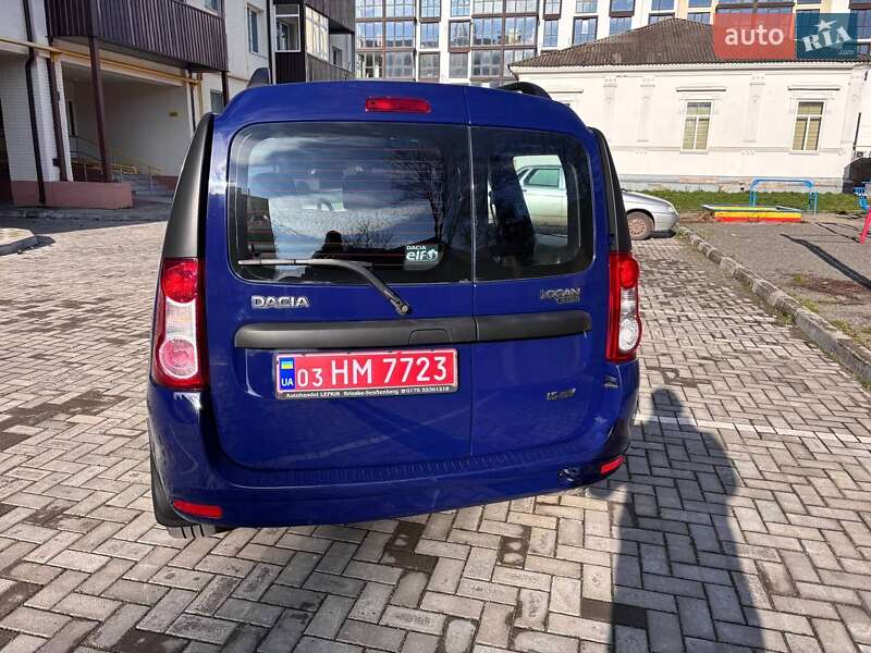 Седан Dacia Logan 2009 в Ромнах