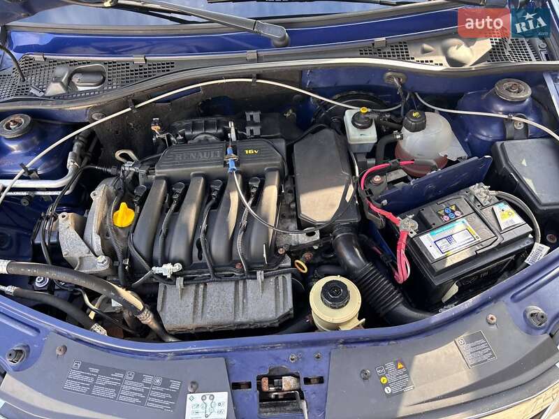 Седан Dacia Logan 2009 в Ромнах