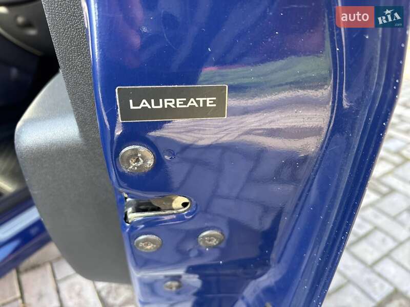 Седан Dacia Logan 2009 в Ромнах