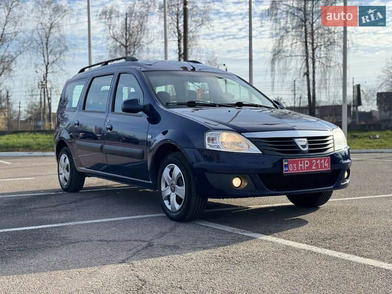 Седан Dacia Logan 2009 в Киеве