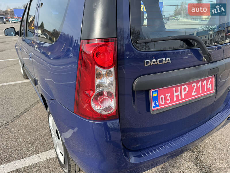 Седан Dacia Logan 2009 в Киеве