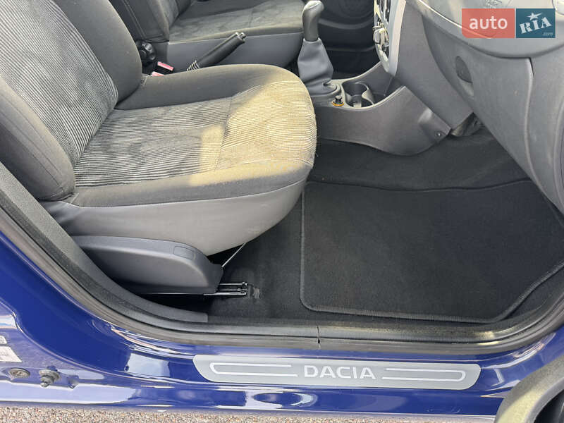 Седан Dacia Logan 2009 в Киеве