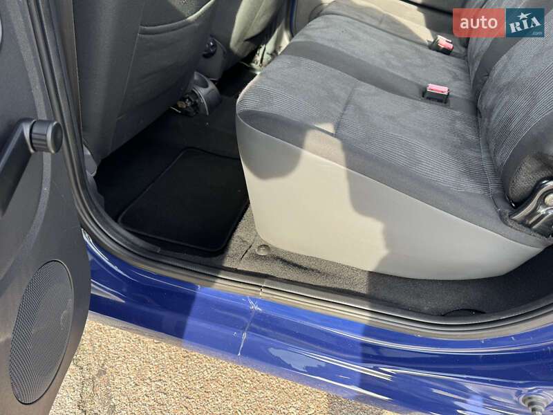 Седан Dacia Logan 2009 в Киеве