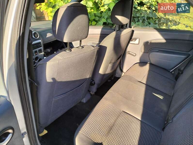 Седан Dacia Logan 2007 в Нежине