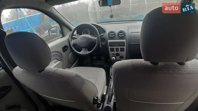 Седан Dacia Logan 2006 в Бердичеве