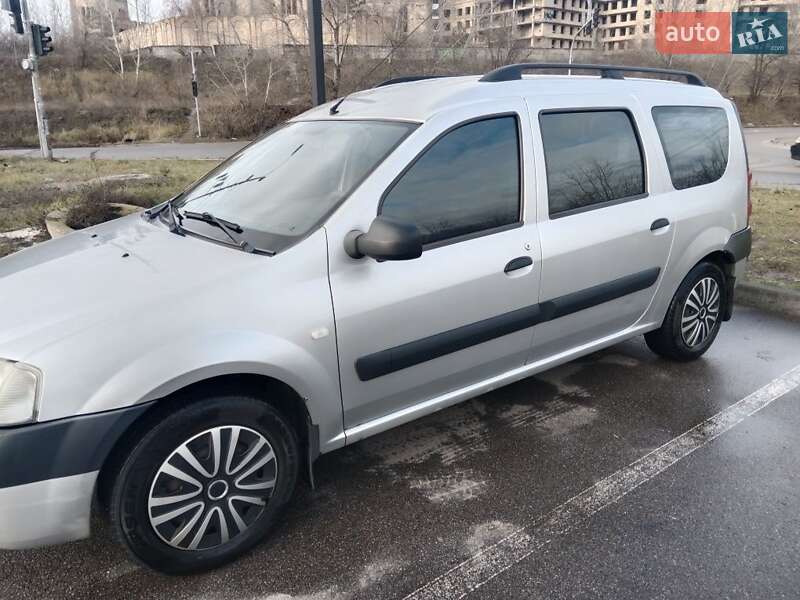 Седан Dacia Logan 2008 в Киеве