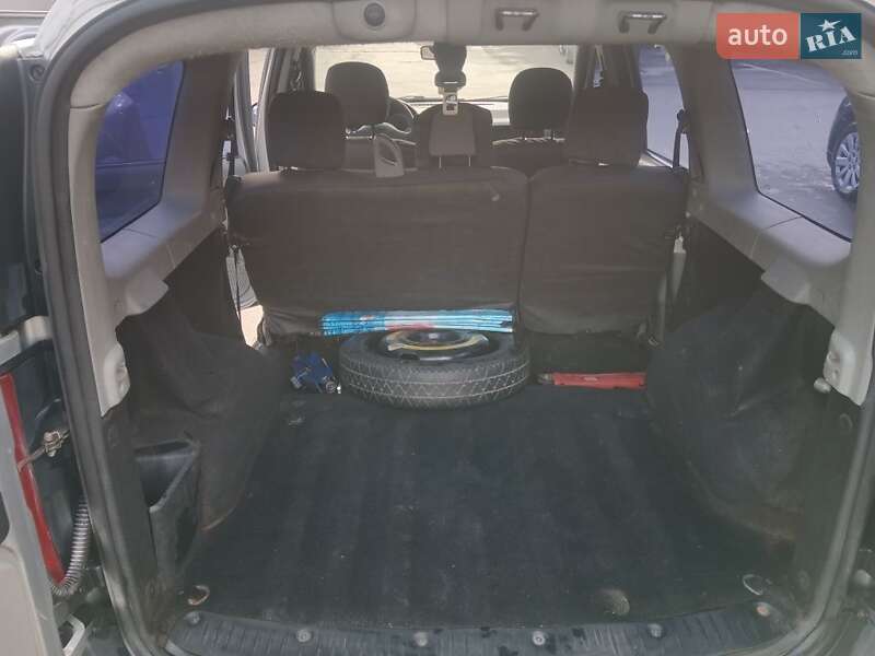 Седан Dacia Logan 2008 в Киеве