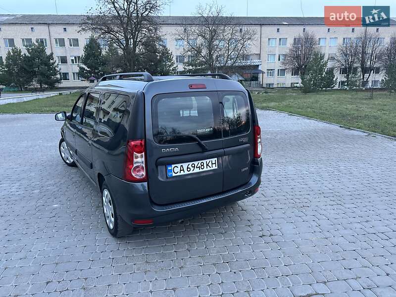 Седан Dacia Logan 2009 в Теплике