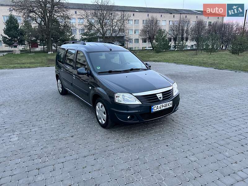 Седан Dacia Logan 2009 в Теплике