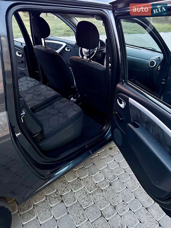 Седан Dacia Logan 2009 в Теплике