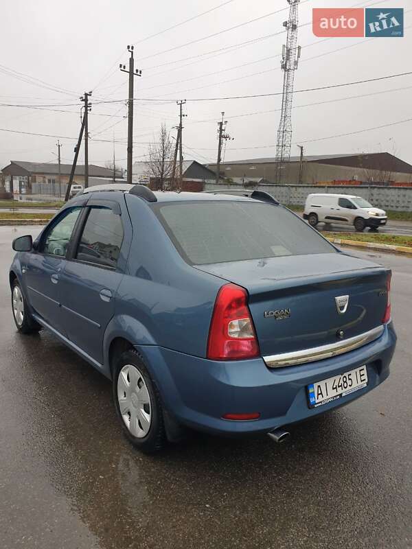 Седан Dacia Logan 2008 в Бучі