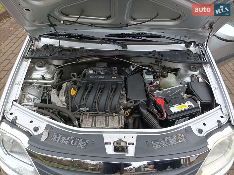 Седан Dacia Logan 2012 в Ровно