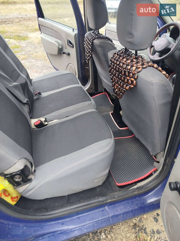 Седан Dacia Logan 2008 в Рівному