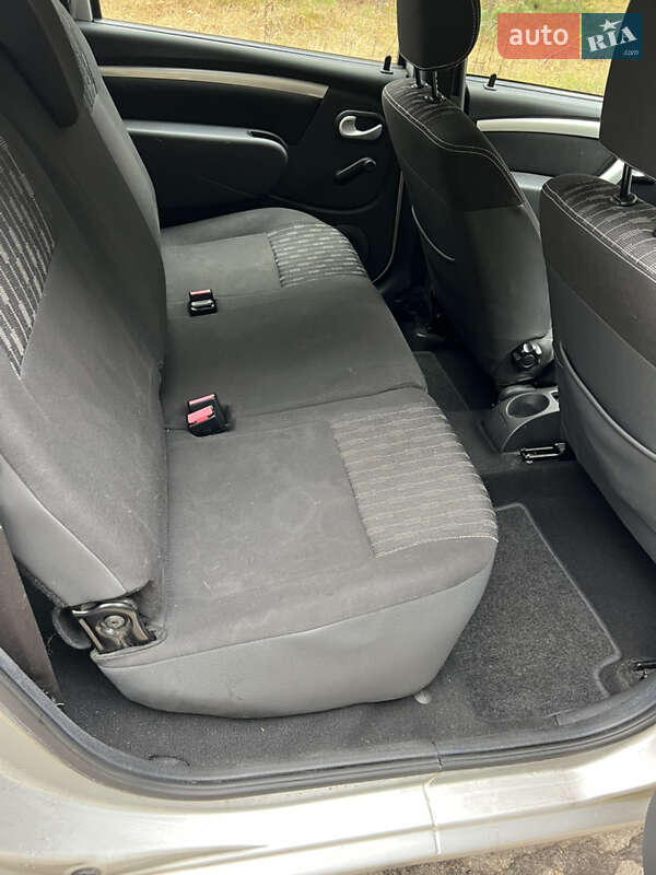 Седан Dacia Logan 2011 в Ковеле