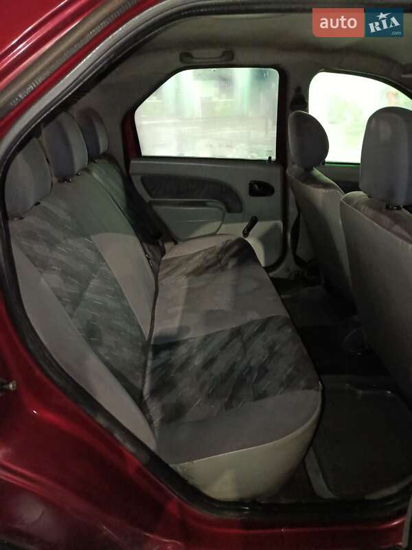 Седан Dacia Logan 2005 в Луцьку