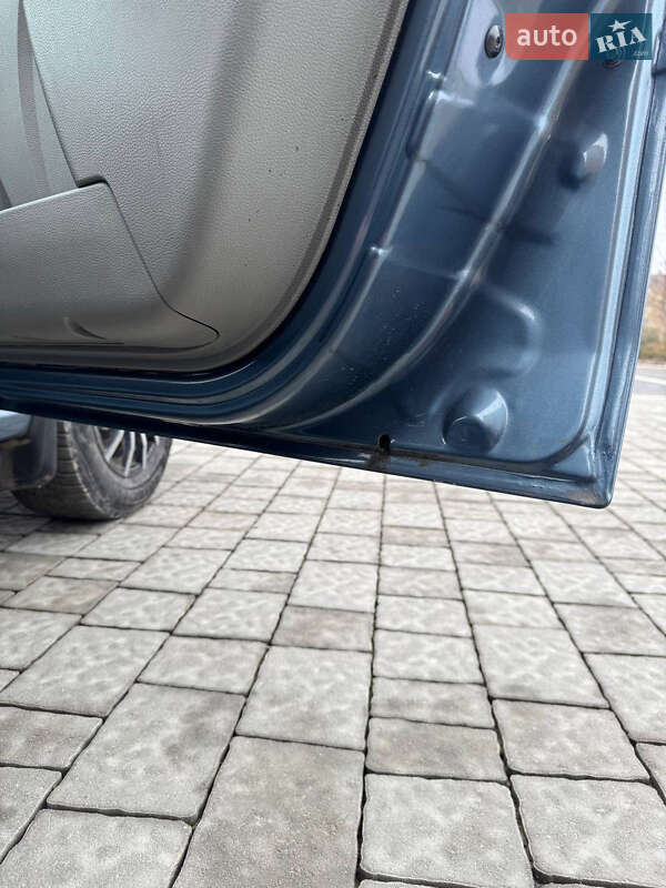 Седан Dacia Logan 2009 в Тернополе