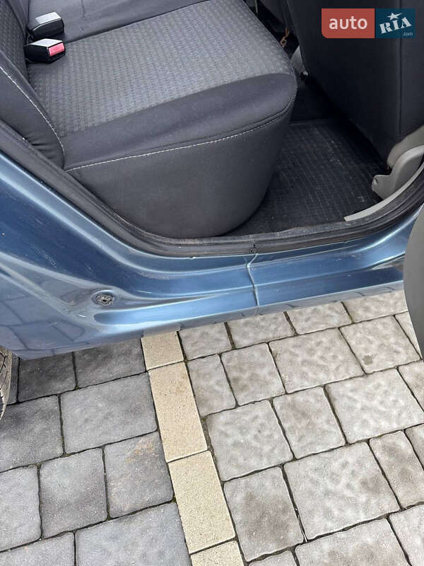 Седан Dacia Logan 2009 в Тернополе