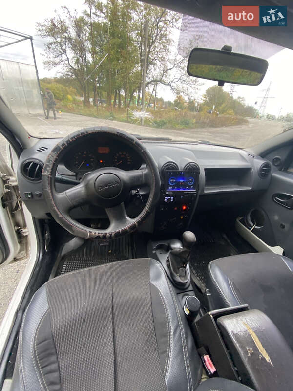 Седан Dacia Logan 2005 в Днепре фото 9 Седан Dacia Logan 2005 в Днепре