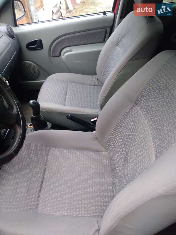 Седан Dacia Logan 2007 в Межгорье