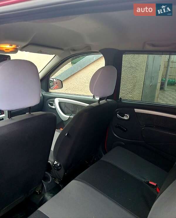 Седан Dacia Logan 2011 в Баштанке