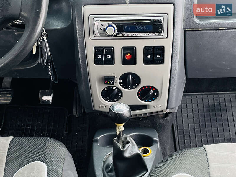 Седан Dacia Logan 2007 в Ивано-Франковске