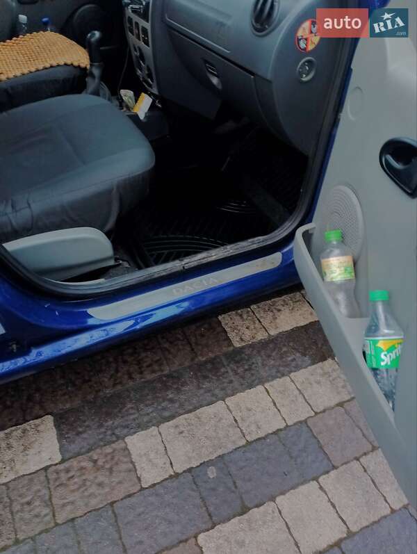 Седан Dacia Logan 2007 в Сваляве