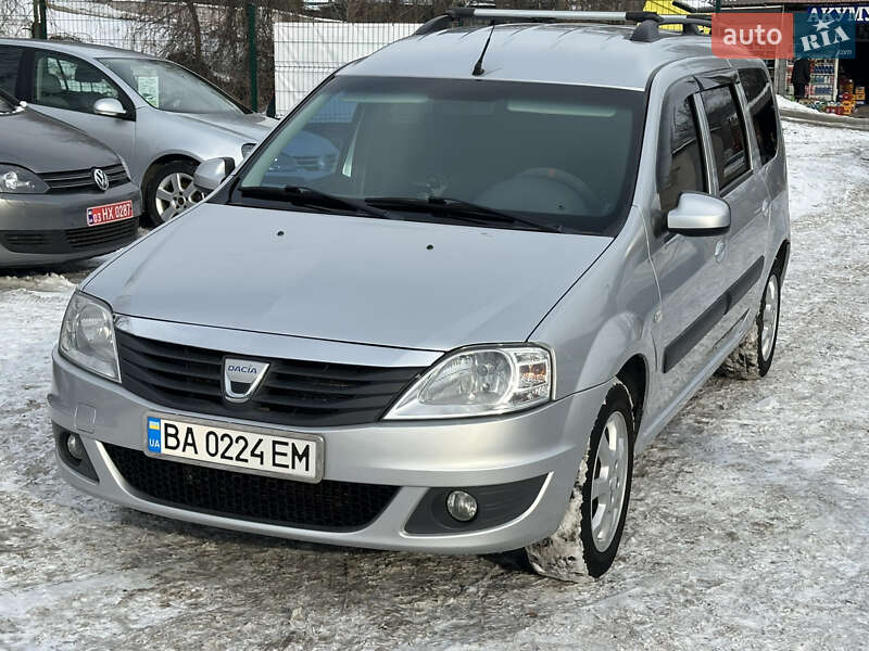 Седан Dacia Logan 2011 в Каменском