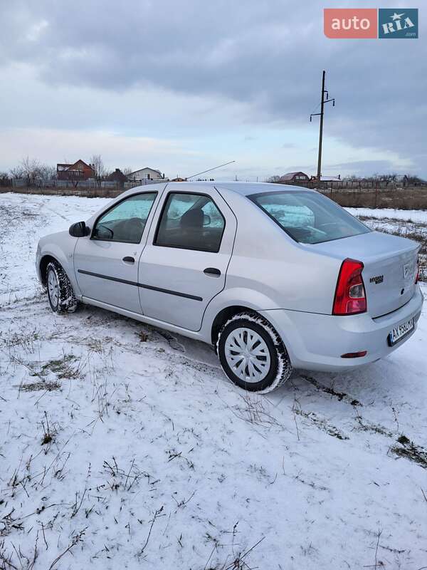 Седан Dacia Logan 2009 в Чугуеве
