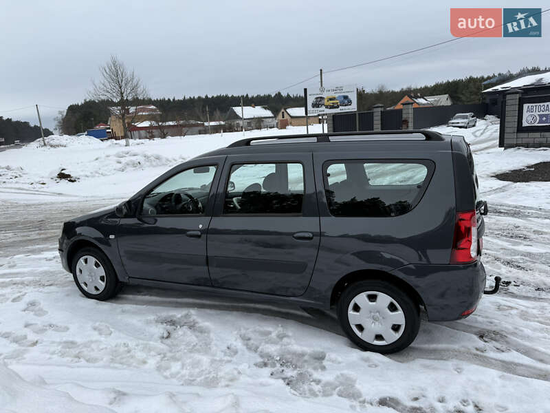 Седан Dacia Logan 2011 в Луцке