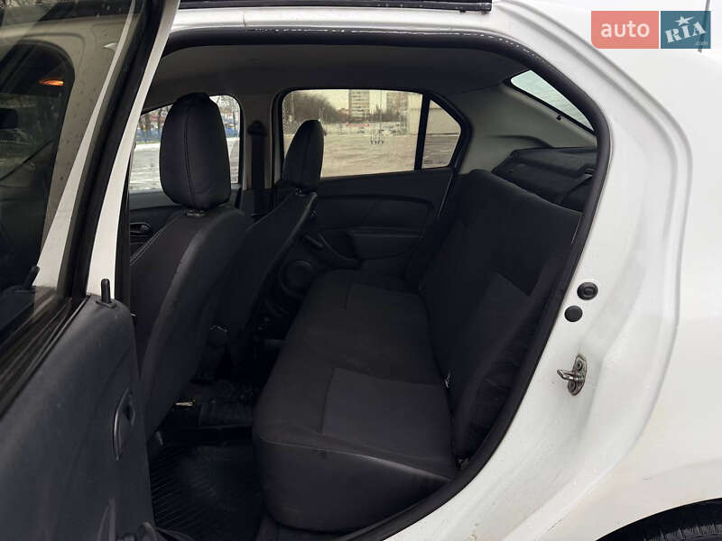 Седан Dacia Logan 2016 в Одесі