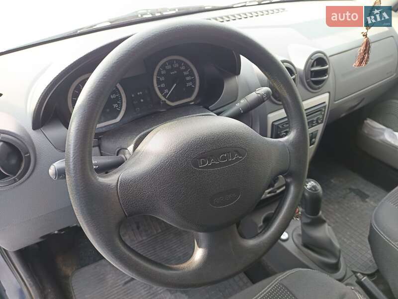 Седан Dacia Logan 2007 в Батурине