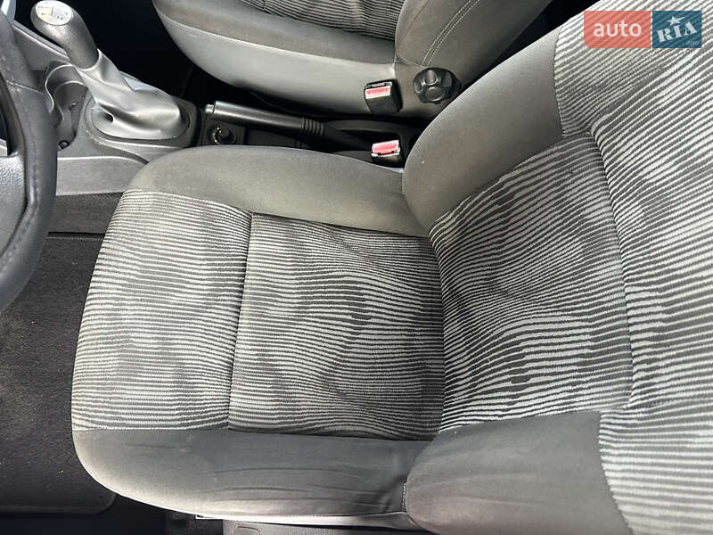 Седан Dacia Logan 2011 в Белой Церкви