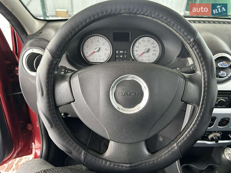 Седан Dacia Logan 2011 в Белой Церкви